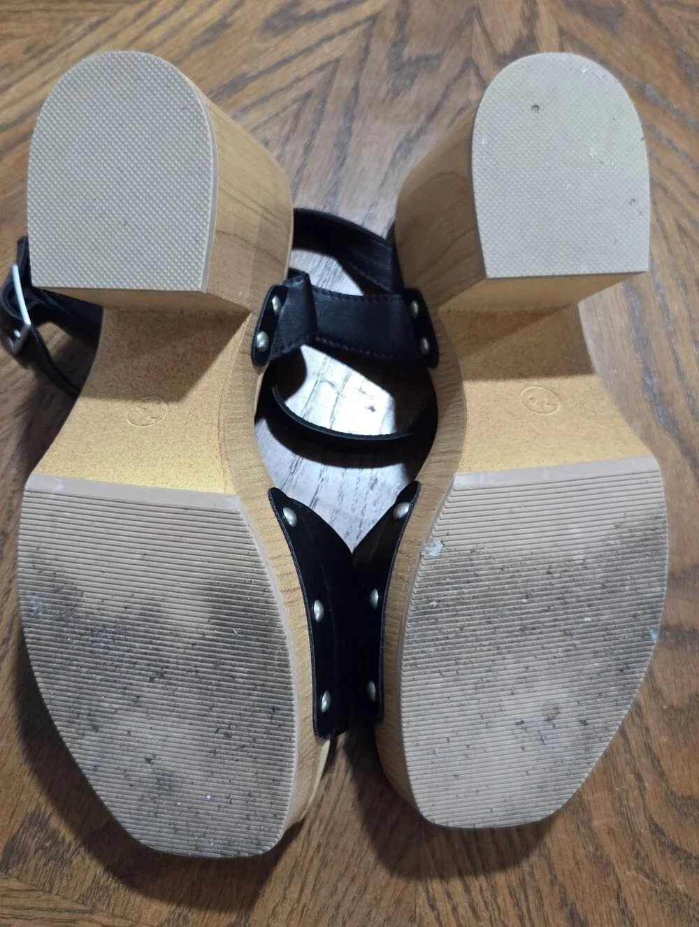 Women’s Universal Thread Clog Sandals 7.5 Women